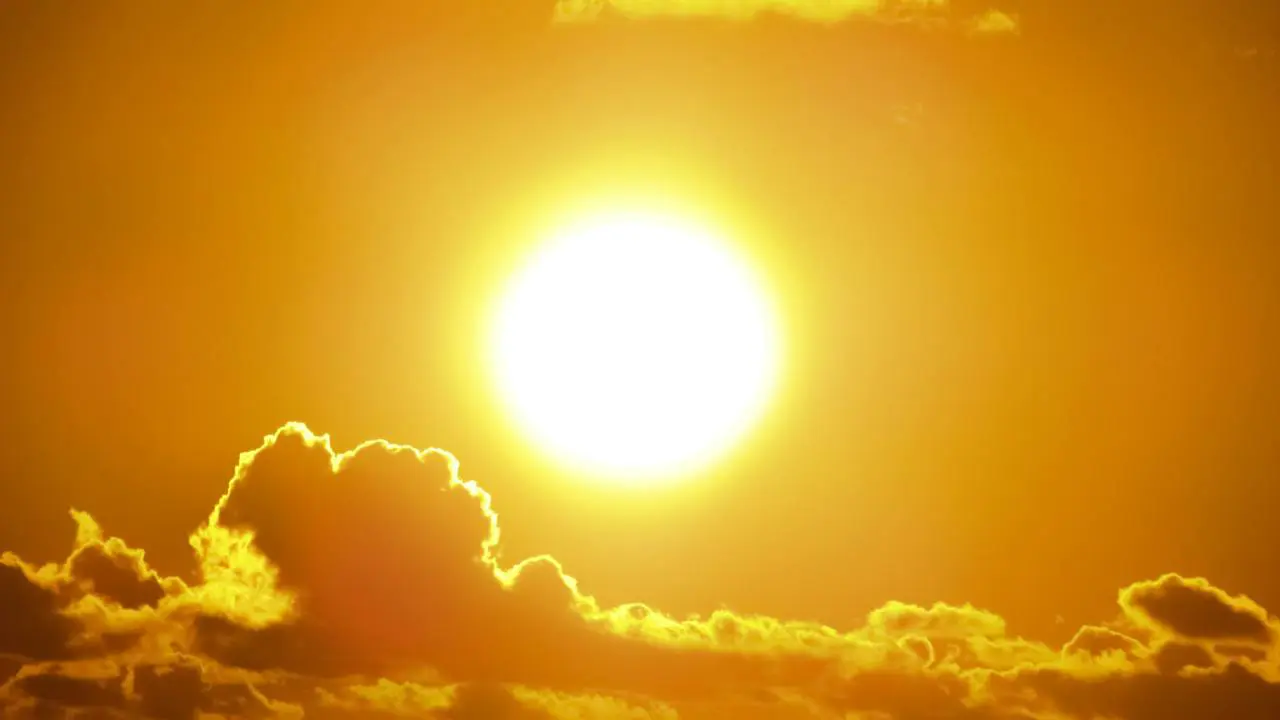 Sol brilhante representando energia solar